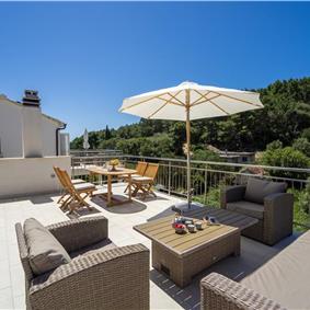 6 Bedroom Beachfront Villa with Heated Pool near Vela Luka on Korcula Island, Sleep 12
